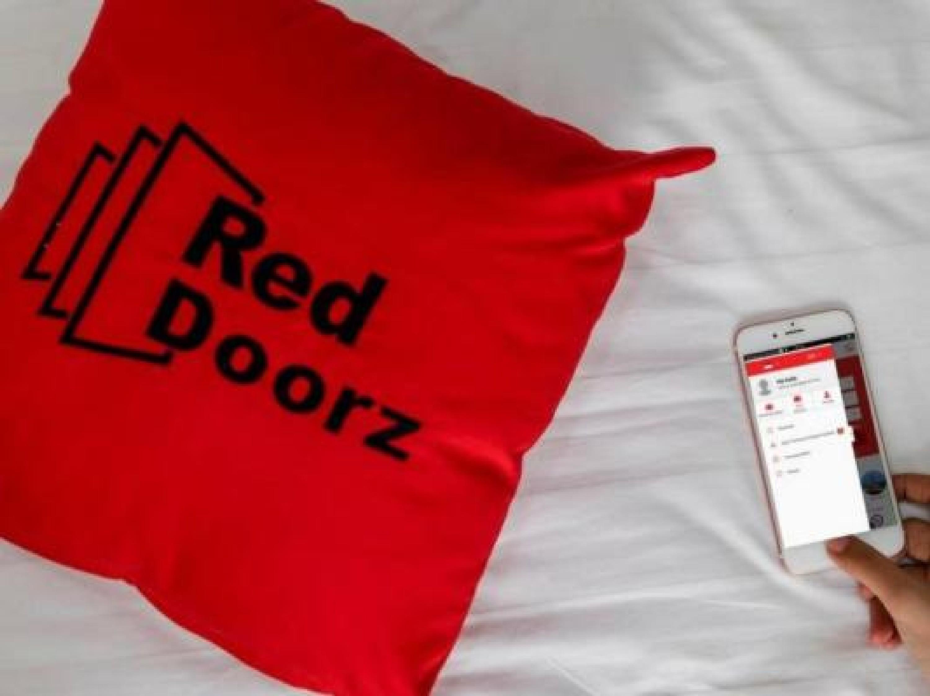 Reddoorz Plus Near Stadion Mandala Krida Джокьякарта Экстерьер фото