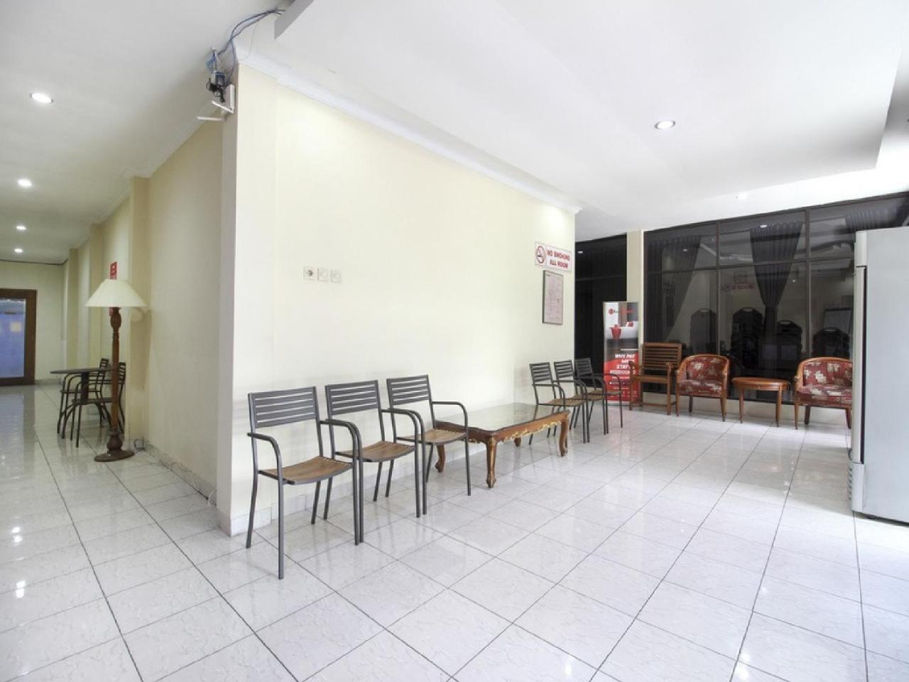 Reddoorz Plus Near Stadion Mandala Krida Джокьякарта Экстерьер фото