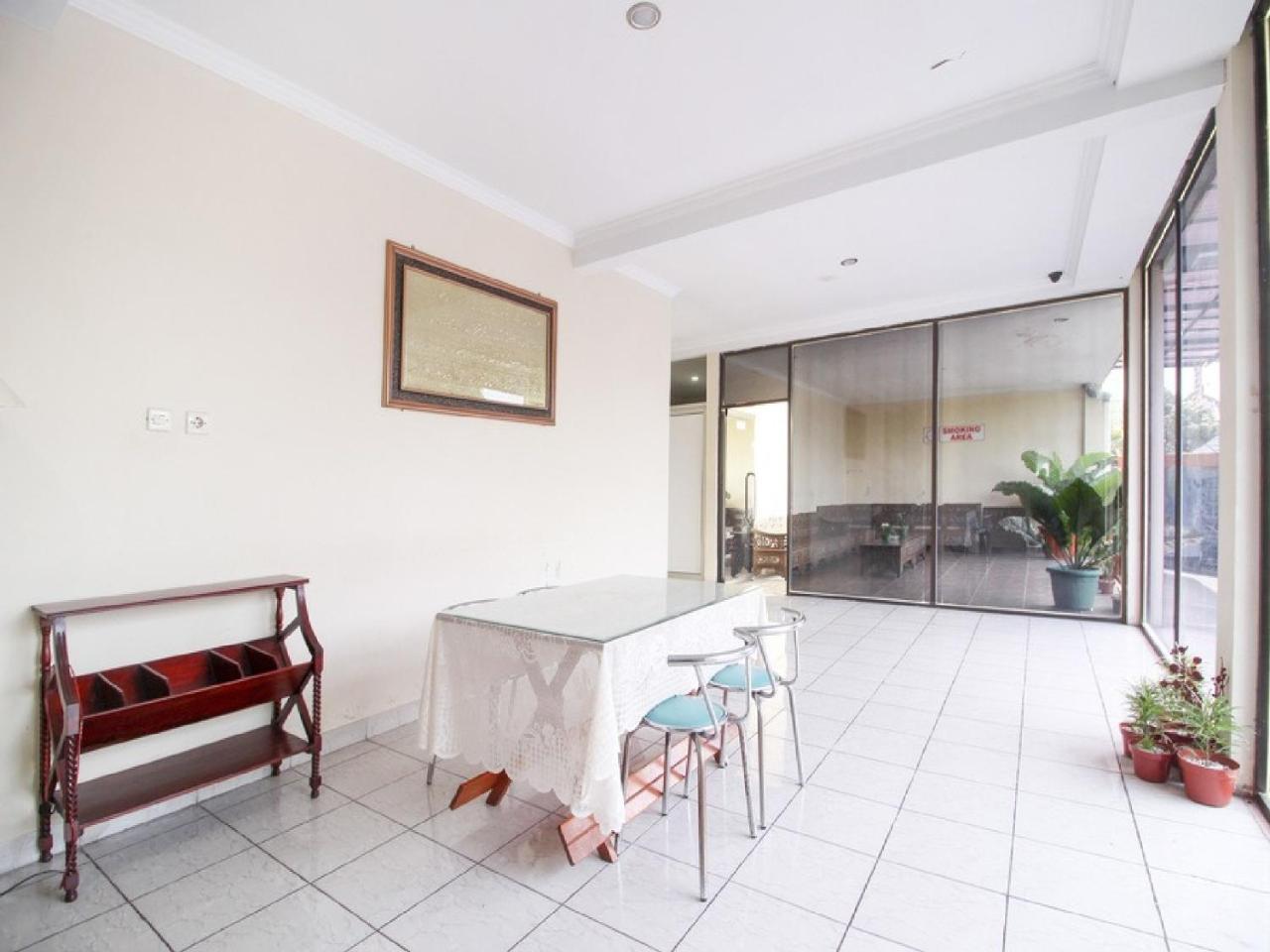 Reddoorz Plus Near Stadion Mandala Krida Джокьякарта Экстерьер фото